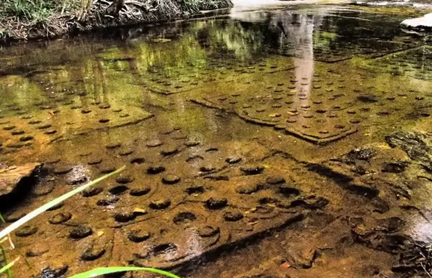 phnom-kulen-linga-river