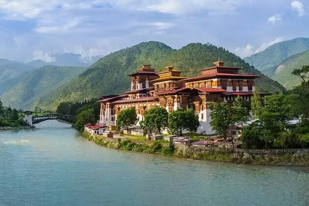 Punakha-dzong-changangkha-lhakhang-bhutan